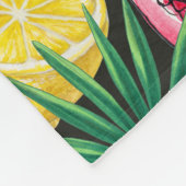 Tropisches Mischobst, Blume und Blätter auf schwar Fleecedecke (Ecke)