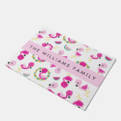 Tropisches Muster, Flamingos, Blume, Ihr Name Fußmatte (Schrägansicht)