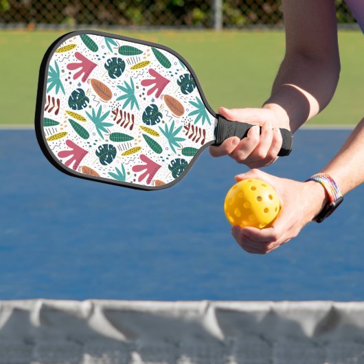 Tropisches Muster mit bunten Blätter Pickleball Schläger (InSitu)