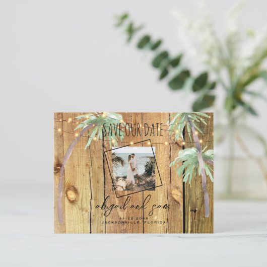 Tropisches Palm & Holz Foto Rettete unser Datum Postkarte (Stehend Vorderseite)