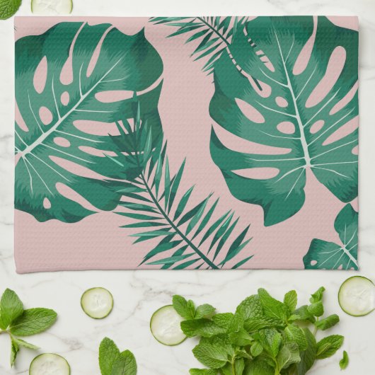 Tropisches Pink & Green Palm Blätter Nahtloses Mus Geschirrtuch (Gefaltet)