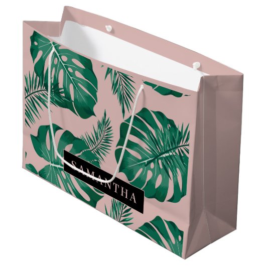 Tropisches Pink und grüne Palme Blätter Muster und Große Geschenktüte (Vorderseite Schrägansicht)