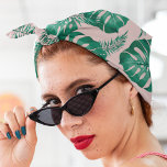 Tropisches Pink und grüne Palme Blätter Muster und Halstuch<br><div class="desc">Das tropische Blätter Pink & Green Palm ist ein lebendiges Design, das Naturelemente und tropische Ästhetik vereint. Die Blätter sind in Rosa und Grün gehalten, bilden einen auffallenden Kontrast und wirken eindrucksvoll. Das tropische Pink und Green Palm Blätter ist ein lebendiges und visuell faszinierendes Design, das die Schönheit der Natur...</div>