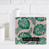 Tropisches Pink und grüne Palme Blätter Muster und Schneidebrett