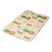 TROPISCHES SOMMERFRÜCHTE Ananas Slice Muster Badematte (Schrägansicht)