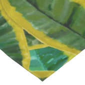 Tropisches Sommergelbes Papagei-Bird-Banana-Blätte Tischdecke (Schrägansicht)