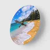 Tropisches Strandparadies, Hawaii Runde Wanduhr (Winkel)