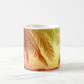Tropisches Strandparadies: Serene Landschaft. Kaffeetasse (Mittel)