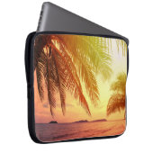 Tropisches Strandparadies: Serene Landschaft. Laptopschutzhülle (Vorne Rechts)