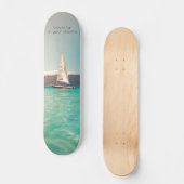 Tropisches Wasser, Segelboot, Traum Skateboard (Vorderseite)