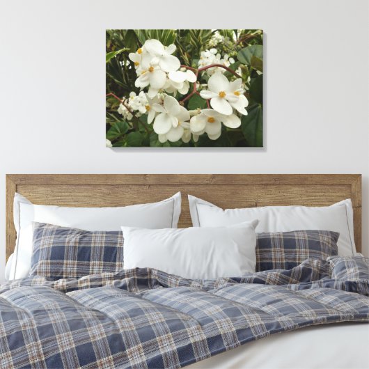 Tropisches Weißes Begonia Floral Leinwanddruck (Insitu (Schlafzimmer))