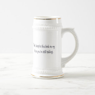 Trotz des Blickes auf meinem Gesicht, sprechen Sie Bierglas