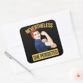 Trotzdem beharrt sie quadratischer aufkleber (Umschlag)