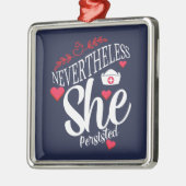 Trotzdem beharrte sie ornament aus metall (Links)