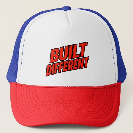 Trucker-Mütze 'Built Different' – Fetter Streetsty Truckerkappe (Vorderseite)