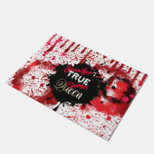 True Crime Queen Personalisiert Fußmatte (Schrägansicht)