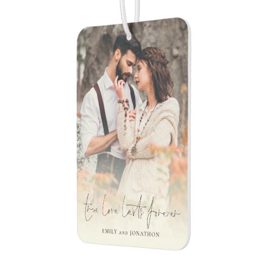 True Love hält für immer mehrere Foto-Namen an Autolufterfrischer (Links)