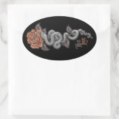 TRUE LOVE Schlange auf Rose Ovaler Aufkleber (Tasche)