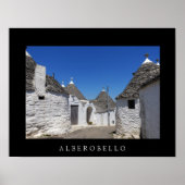 Trulli-Häuser in Alberobello, Puglia, schwarzes Po Poster (Vorne)