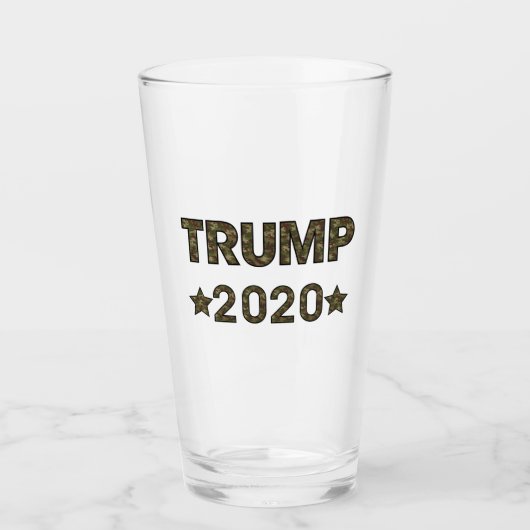Trump 2020 Camouflage-Briefe Glas (Vorderseite)