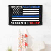 Trump 2020 Stand mit Polizeibeamten Trump Pence Banner (Insitu)