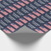 Trump 2024 Amerikanische Flagge auf blau Geschenkpapier (Ecke)