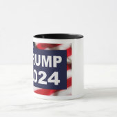 Trump 2024 Amerikanische Flagge Tasse (Zentrum)
