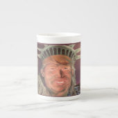 Trump 2024 bringt Freiheit zurück Porzellantasse (Vorderseite)