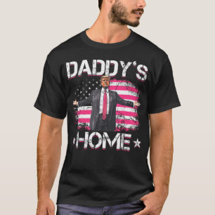 Trump 2024 Daddys Zuhause Funny Trump Pink T-Shirt