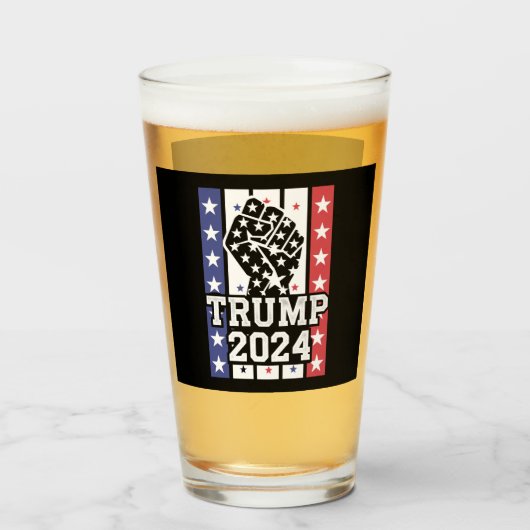 Trump 2024 Fist Outlaw Hillbilly J.D.Vance 2024 Glas (Vorne (Gefüllt))