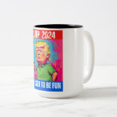 TRUMP 2024 GOLF HAT FRÜHER GEFUNDEN ZWEIFARBIGE TASSE (VorderseiteRechts)