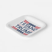 Trump 2024 Ich stehe mit Trump hinter dem Unterstü Pappteller (Gewinkelt)