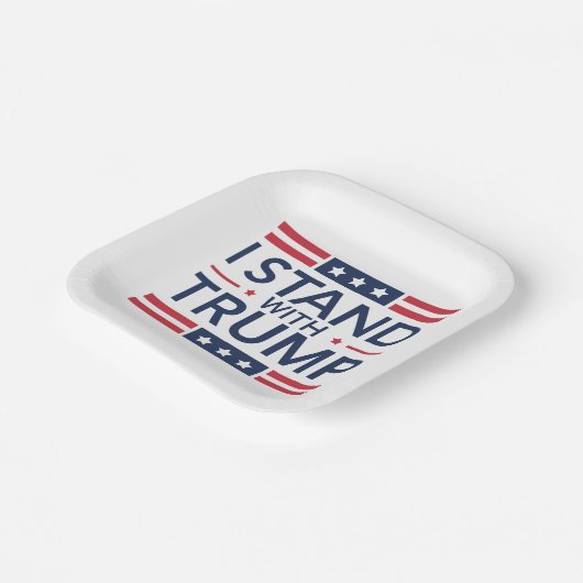 Trump 2024 Ich stehe mit Trump hinter dem Unterstü Pappteller (Gewinkelt)