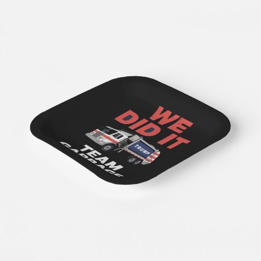 Trump 2024 LKW Müll Wir haben Team Garbage Pappteller (Gewinkelt)