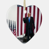 Trump 2024 nimmt Amerika zurück Keramik Ornament (Rechts)