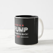 Trump 2024 nimmt Amerika zurück Zweifarbige Tasse (VorderseiteRechts)
