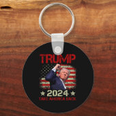 Trump 2024: Trump überlebt Kundgebung Schlüsselanhänger (Vorderseite)