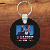 Trump 2024 überlebte bei der Kundgebung der Wahlen Schlüsselanhänger (Vorderseite)