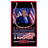 Trump 2024 wird zurück sein kleine geschenktüte (Rückseite)