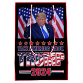 Trump 2024 wird zurück sein mittlere geschenktüte (Rückseite)