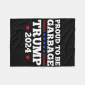 Trump 2025 Proud To Be Garbyge Presidential Electi Fleecedecke (Vorderseite (Horizontal))