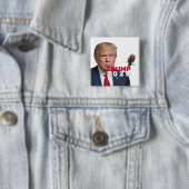 Trump 2028 Text mit Bald-Adler Button (Beispiel)