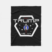 Trump 45 47 Trump Retro Futuristic Design Fleecedecke (Vorderseite)