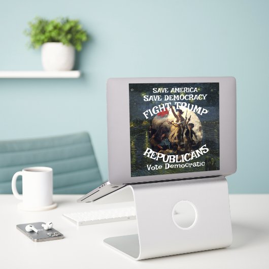 Trump Aufkleber (Laptop auf Schreibtisch)