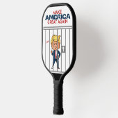Trump Behind Bars Pickleball Schläger (Links)
