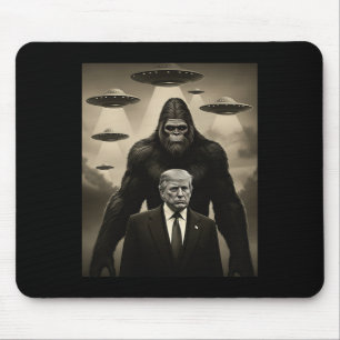 Trump Bigfoot UFO Außerirdischer Begegnung Invasio Mousepad