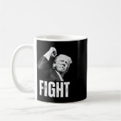 Trump-Fist Pump Donald Trump schießt Kaffeetasse (Links)