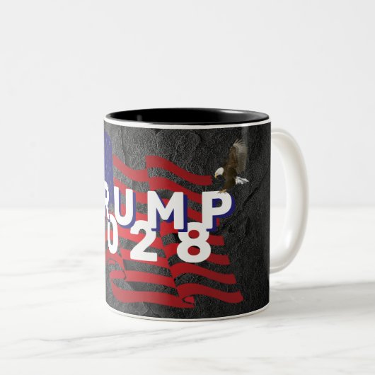 Trump Flag 2028 und Bald Eagle Zweifarbige Tasse (VorderseiteRechts)