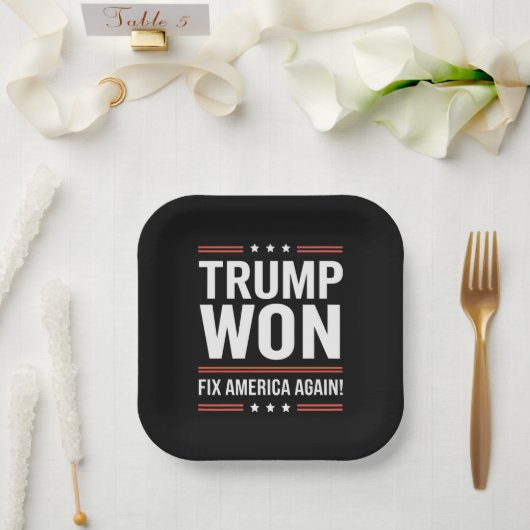 Trump gewinnt MAGA Trump-Gewinner 2024 - Amerika w Pappteller (Hochzeit)