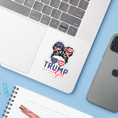 Trump Girl Messy Bun Trump 2024 Wahl Aufkleber (Laptop mit iPhone)